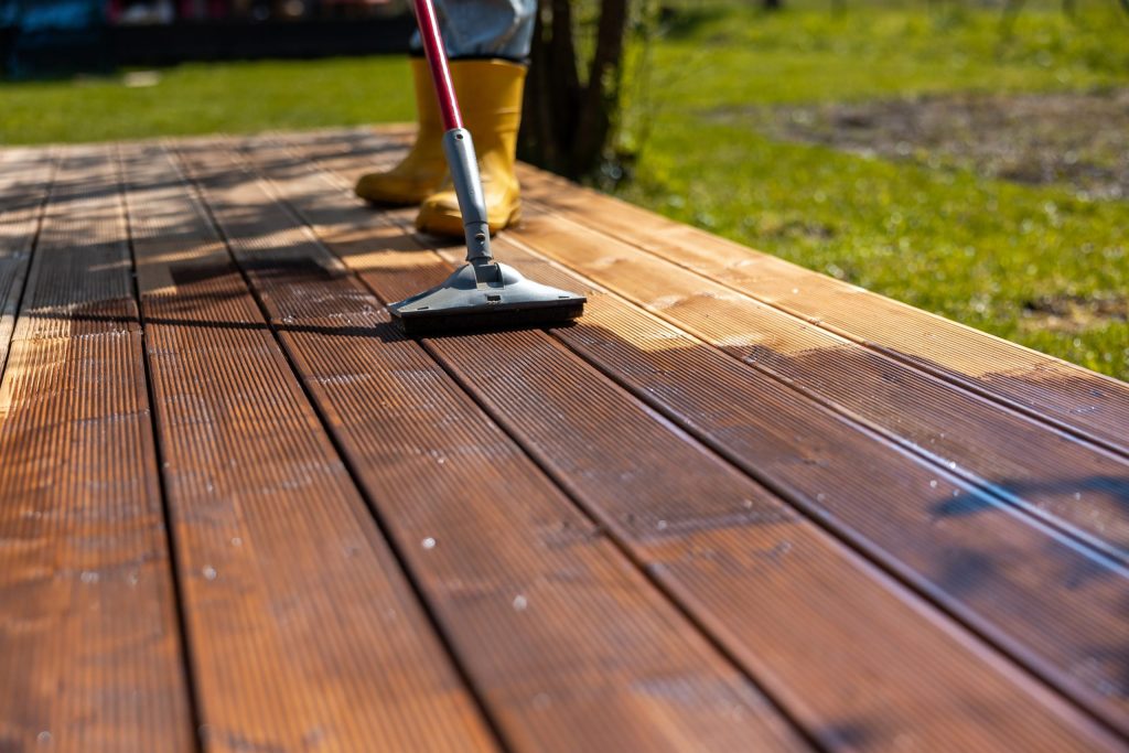 Why Late August Is the Sweet Spot for Deck Staining Services